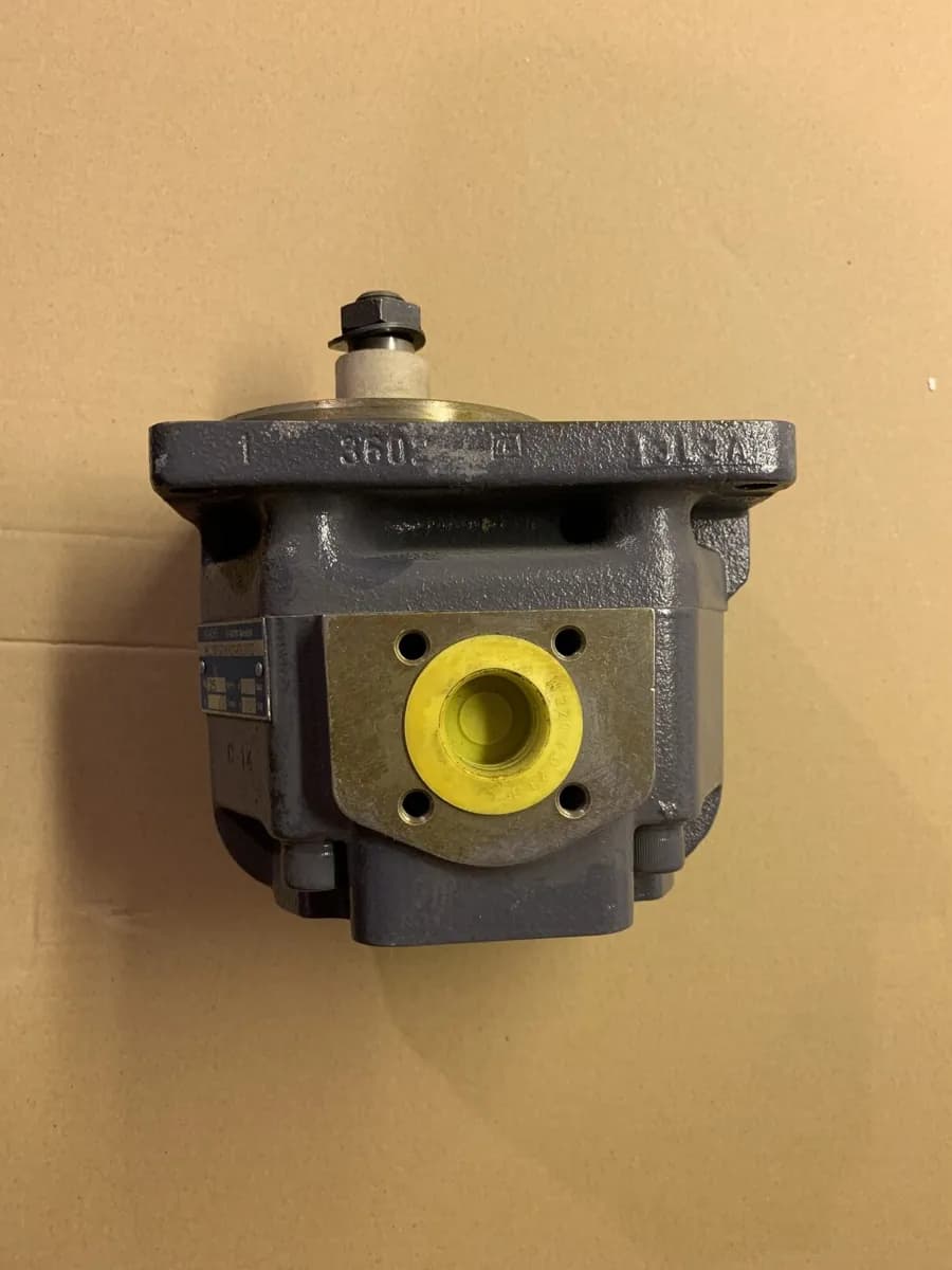 Hydraulic pump Kramer 416, view 2