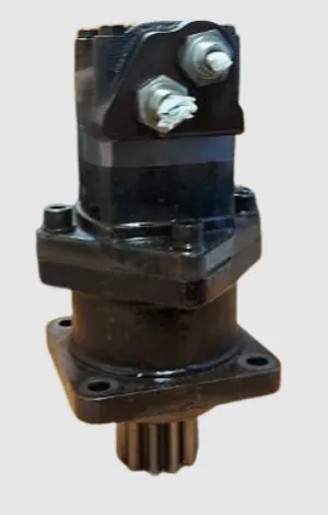 Swing drive, swing motor Komatsu PC10, view 2